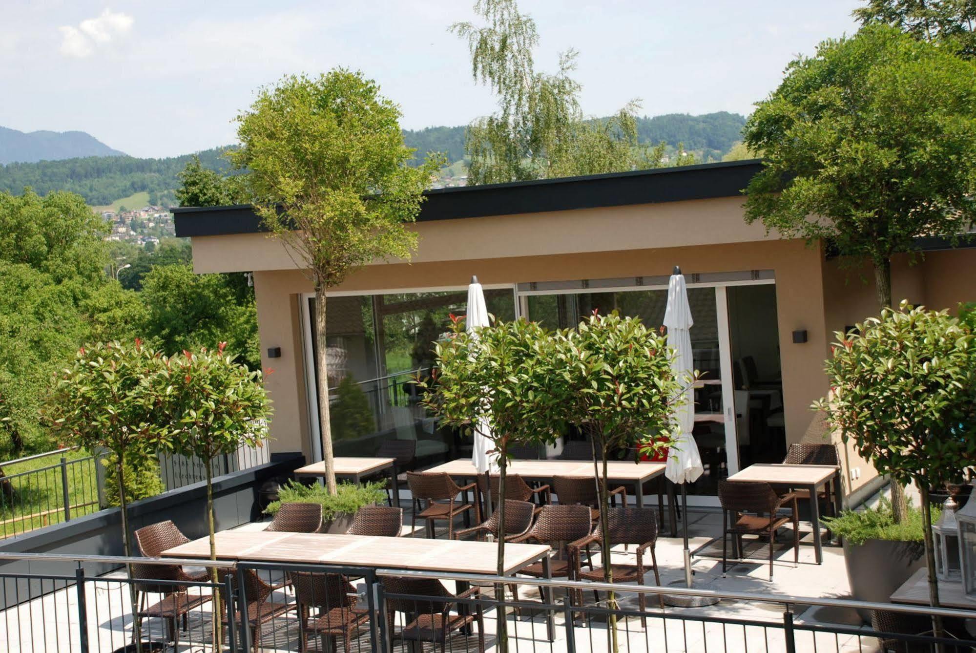 Hotel Weinstube Nendeln Exterior foto